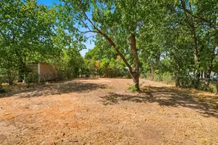 904 Bales St, Cleburne, TX 76033 - Photo 36