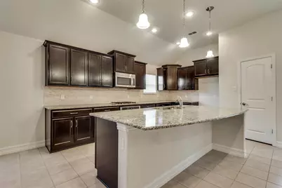 601 Elm Creek Drive, Lewisville, TX 75056 - Photo 2