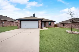 2613 Castle Pines Dr, Burleson, TX 76028 - Photo 1