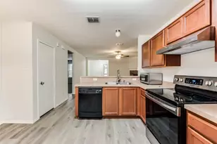 2613 Castle Pines Dr, Burleson, TX 76028 - Photo 8
