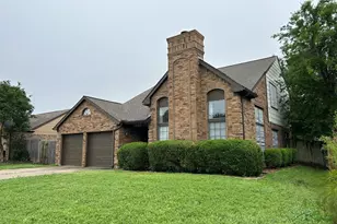 1225 Eaton Ln, Grapevine, TX 76051 - Photo 2