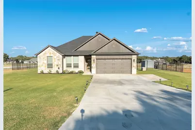 1215 Sanger, Springtown, TX 76082 - Photo 4
