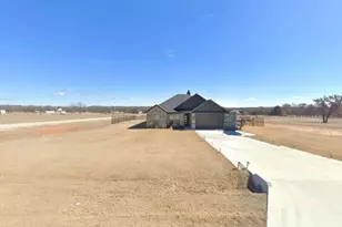 1215 Sanger, Springtown, TX 76082 - Photo 2