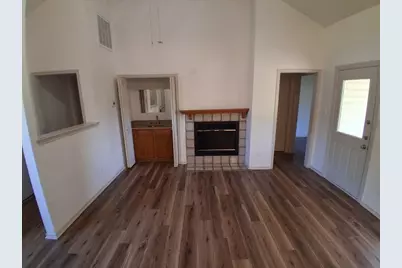 404 Benjamin Lane, Arlington, TX 76002 - Photo 2