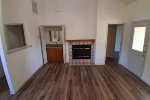 404 Benjamin Ln, Arlington, TX 76002 - Photo 2