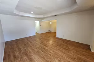 6702 S Creek Dr, Fort Worth, TX 76133 - Photo 2