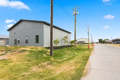 108 E 6th Street, Justin, TX 76247 - Photo 32