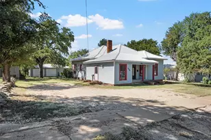 506 E Main St, Hamilton, TX 76531 - Photo 2