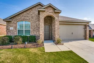 1434 Meadow Creek Dr, Princeton, TX 75407 - Photo 2