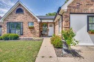 8421 Liberty Ln, Rowlett, TX 75089 - Photo 2
