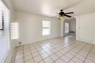 911 Alice St, Trinidad, TX 75163 - Photo 4