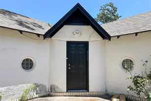 911 Alice St, Trinidad, TX 75163 - Photo 2