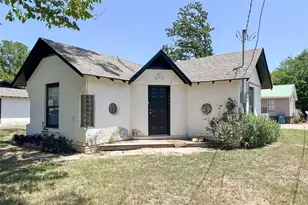 911 Alice St, Trinidad, TX 75163 - Photo 1