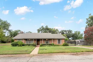 925 Bradley Dr, Athens, TX 75751 - Photo 1