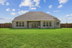 101 Waterfall Wy, Waxahachie, TX 75165 - Photo 2