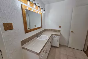 1109 W Redbud Dr, Hurst, TX 76053 - Photo 14