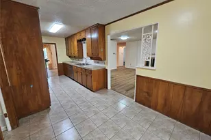 1109 W Redbud Dr, Hurst, TX 76053 - Photo 8