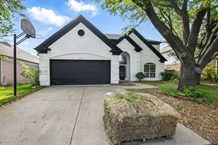 6833 Lyndale Dr, Watauga, TX 76148 - Photo 2