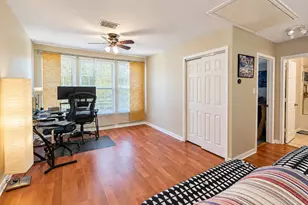 202 Browning Ln, Grand Prairie, TX 75052 - Photo 16