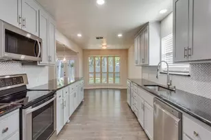 2946 Canyon Dr, Grapevine, TX 76051 - Photo 4