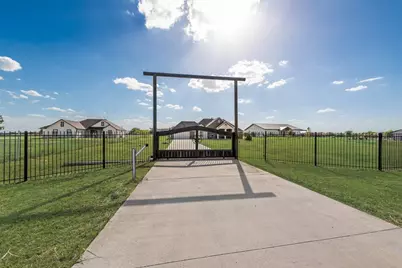 610 Ewing Road, Ferris, TX 75125 - Photo 2