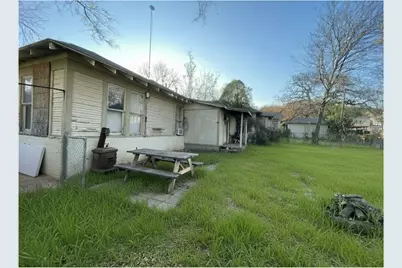512 NW 5th Street, Mineral Wells, TX 76067 - Photo 2