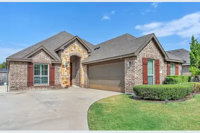 203 Cambridge Street, Waxahachie, TX 75165 - Photo 2