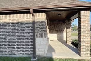 1017 Cheryl Dr, Greenville, TX 75402 - Photo 2