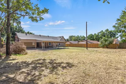 620 Oakwood Lane, Arlington, TX 76012 - Photo 30