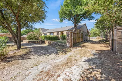 620 Oakwood Lane, Arlington, TX 76012 - Photo 32