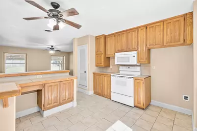 620 Oakwood Lane, Arlington, TX 76012 - Photo 14