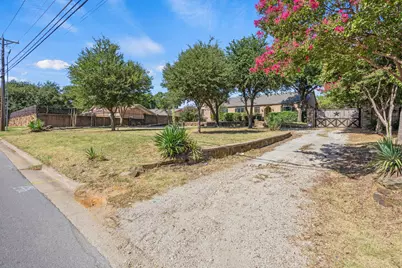 620 Oakwood Lane, Arlington, TX 76012 - Photo 34