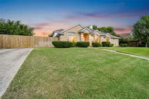 8113 Evening Star Dr, Rowlett, TX 75089 - Photo 2