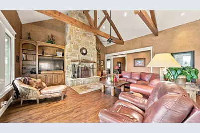 11918 Riek Road, Krum, TX 76249 - Photo 10
