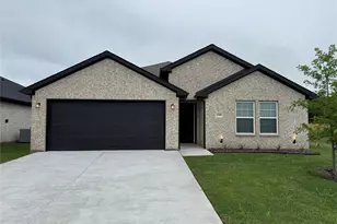 1305 Brad Kellar Dr, Greenville, TX 75402 - Photo 1