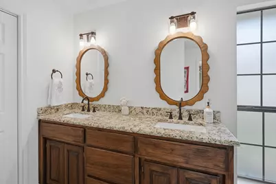 630 E Bridge Street, Granbury, TX 76048 - Photo 18
