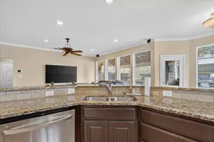 901 Brittany Dr, Lewisville, TX 75067 - Photo 12