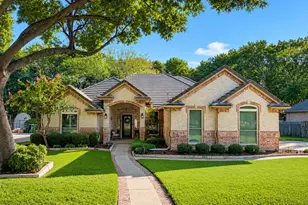 3122 Oakview Dr, Hurst, TX 76054 - Photo 1