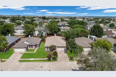 5132 Bedfordshire Drive, Fort Worth, TX 76135 - Photo 4
