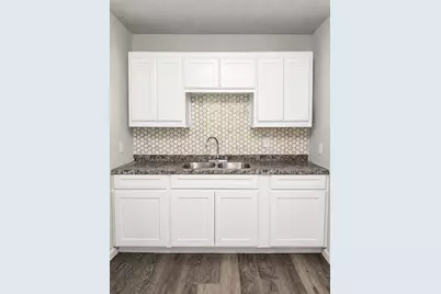 2801 Burchill Road S, Fort Worth, TX 76105 - Photo 4
