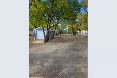 2801 Burchill Road S, Fort Worth, TX 76105 - Photo 14