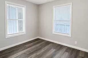 2801 Burchill Rd S, Fort Worth, TX 76105 - Photo 10
