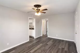 2801 Burchill Rd S, Fort Worth, TX 76105 - Photo 2