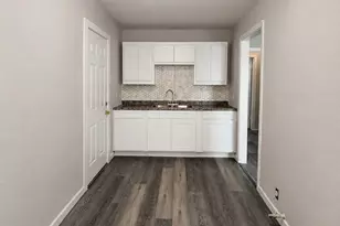 2801 Burchill Rd S, Fort Worth, TX 76105 - Photo 6