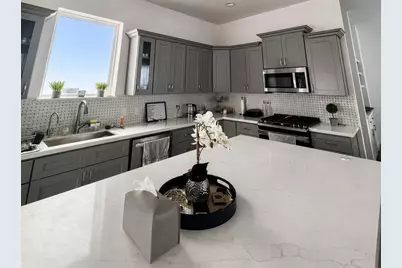 1221 W 16th Street #F, Houston, TX 77008 - Photo 8