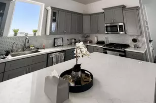 1221 W 16th St, Houston, TX 77008 - Photo 8