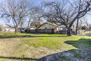 4036 Pringle Dr, Dallas, TX 75212 - Photo 1