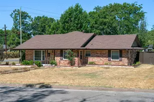 1423 W Shields Dr, Sherman, TX 75092 - Photo 2