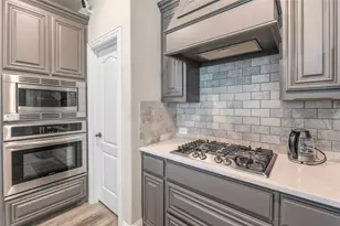 911 Royal Ct, Mansfield, TX 76063 - Photo 12