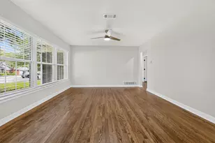 3825 Weyburn Dr, Fort Worth, TX 76109 - Photo 4